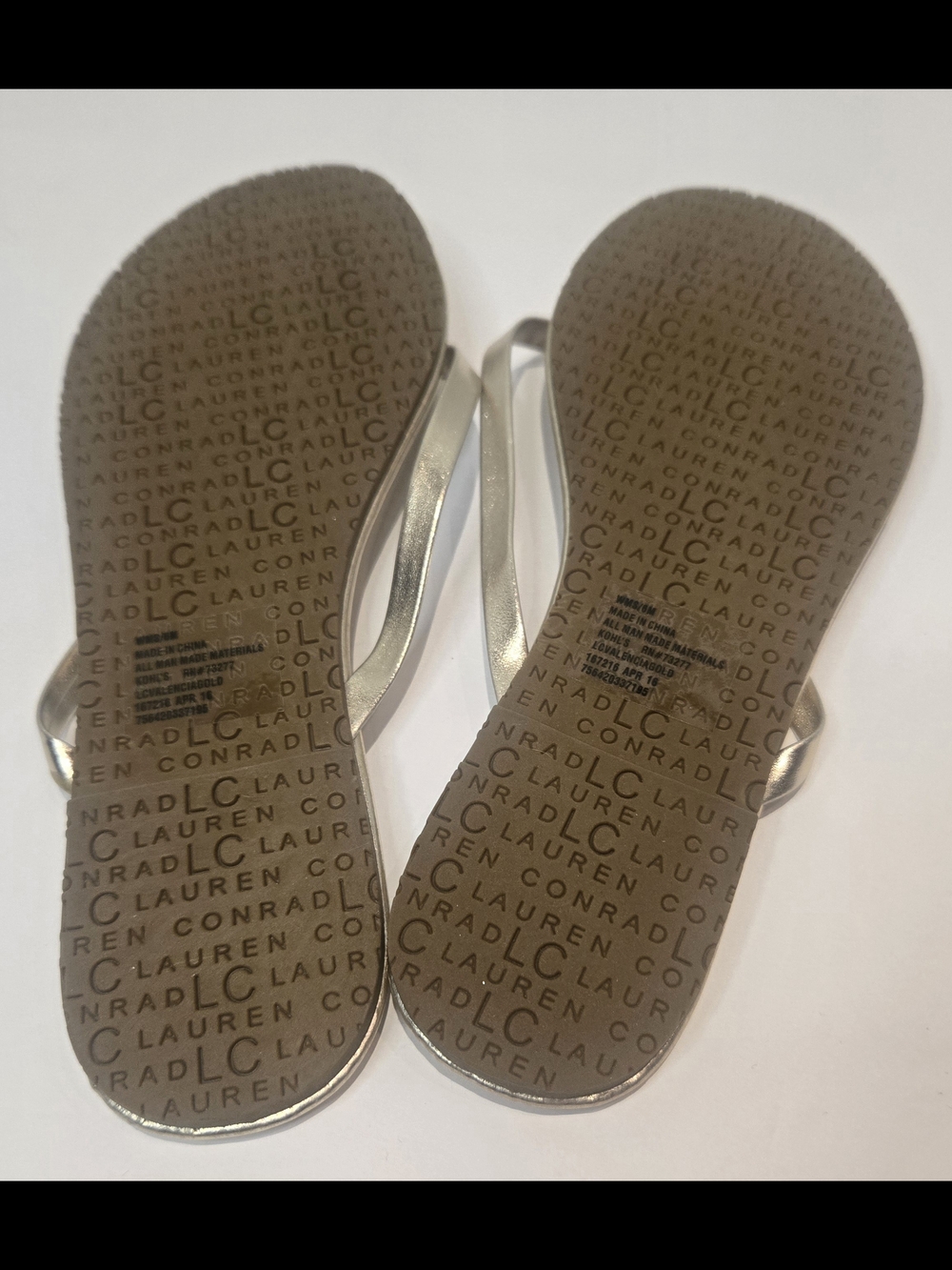 Lauren Conrad Metallic Gold Women's Flip Flop Sandals NEW - Picture 5 of 6
